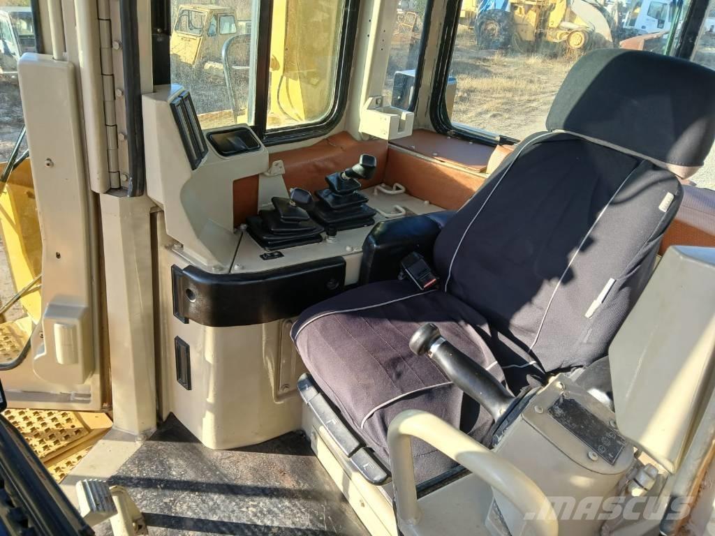 CAT D 9 R II Telaketjupuskutraktorit