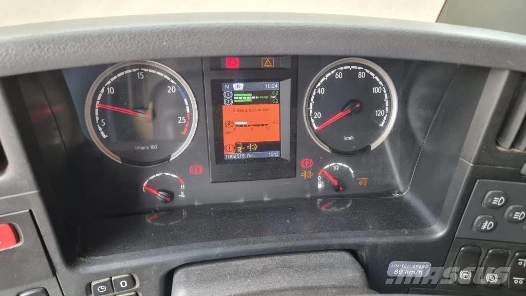 Scania R 560 Vetopöytäautot