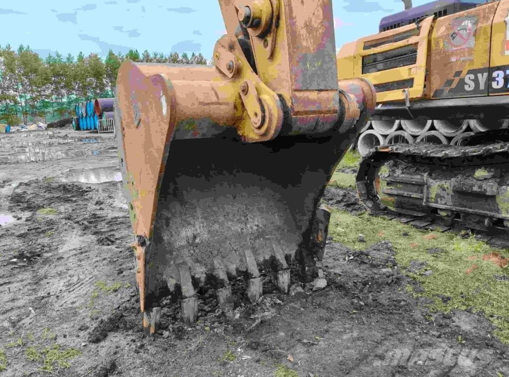CAT 326 Telakaivukoneet
