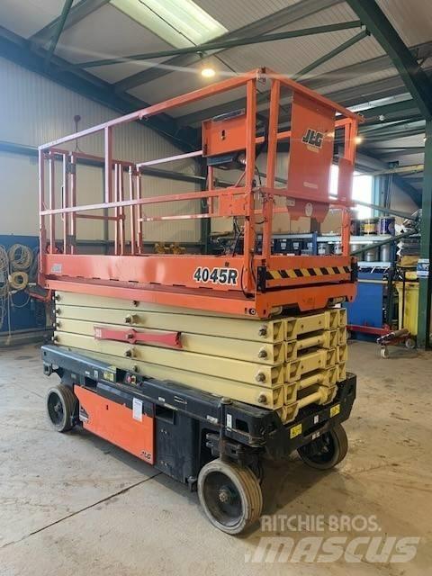 JLG 4045R Saksilavat
