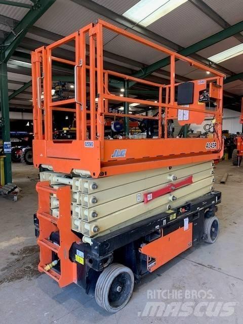 JLG 4045R Saksilavat