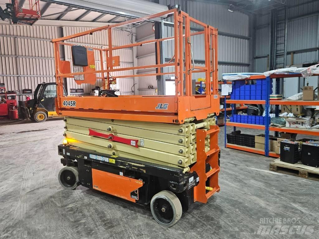 JLG 4045R Saksilavat