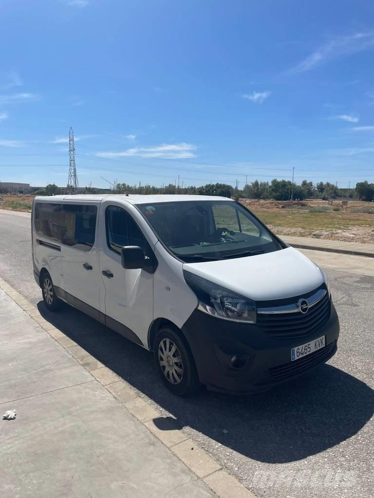 Opel VIVARO Pakettiautot