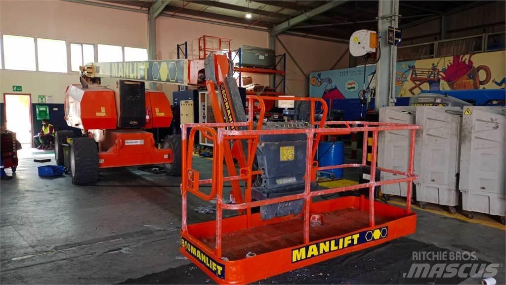 JLG 800AJ Kuukulkijat