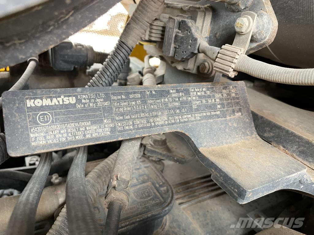 Komatsu D 65 PX-18E0 Telaketjupuskutraktorit