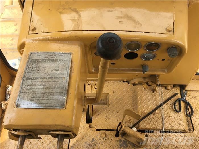 CAT D 8 K Telaketjupuskutraktorit