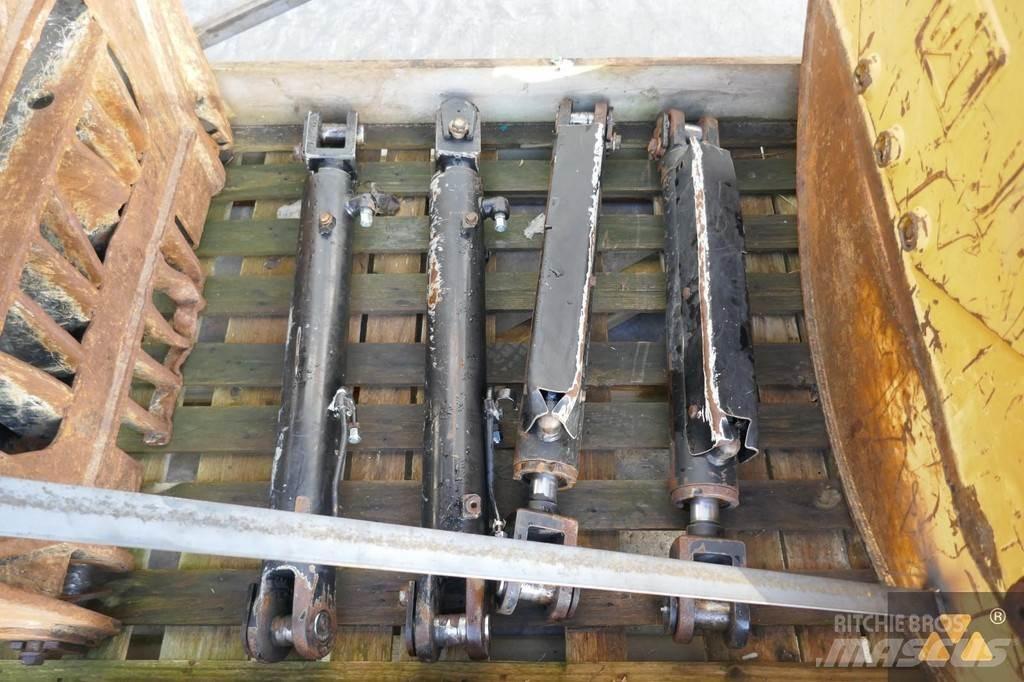 CAT 525D Grapple Muut