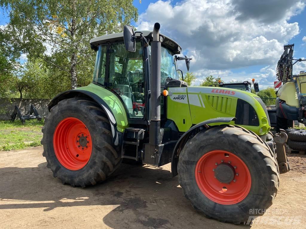 CLAAS Arion 640 Traktorit