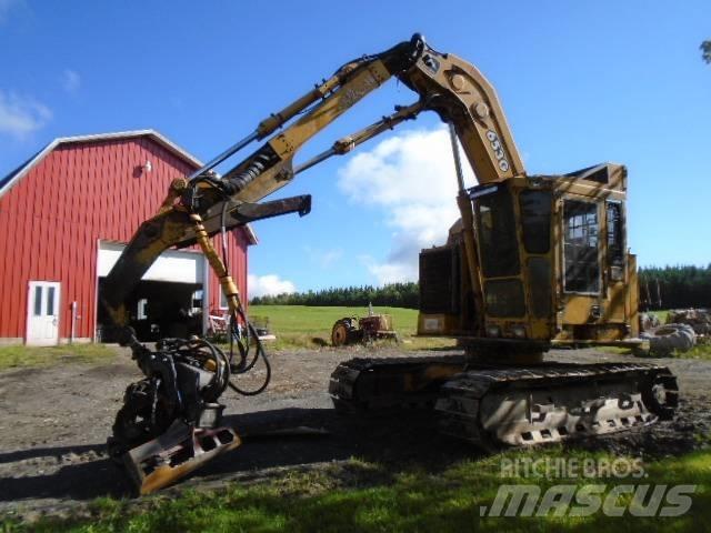 John Deere 653G Harvesterit