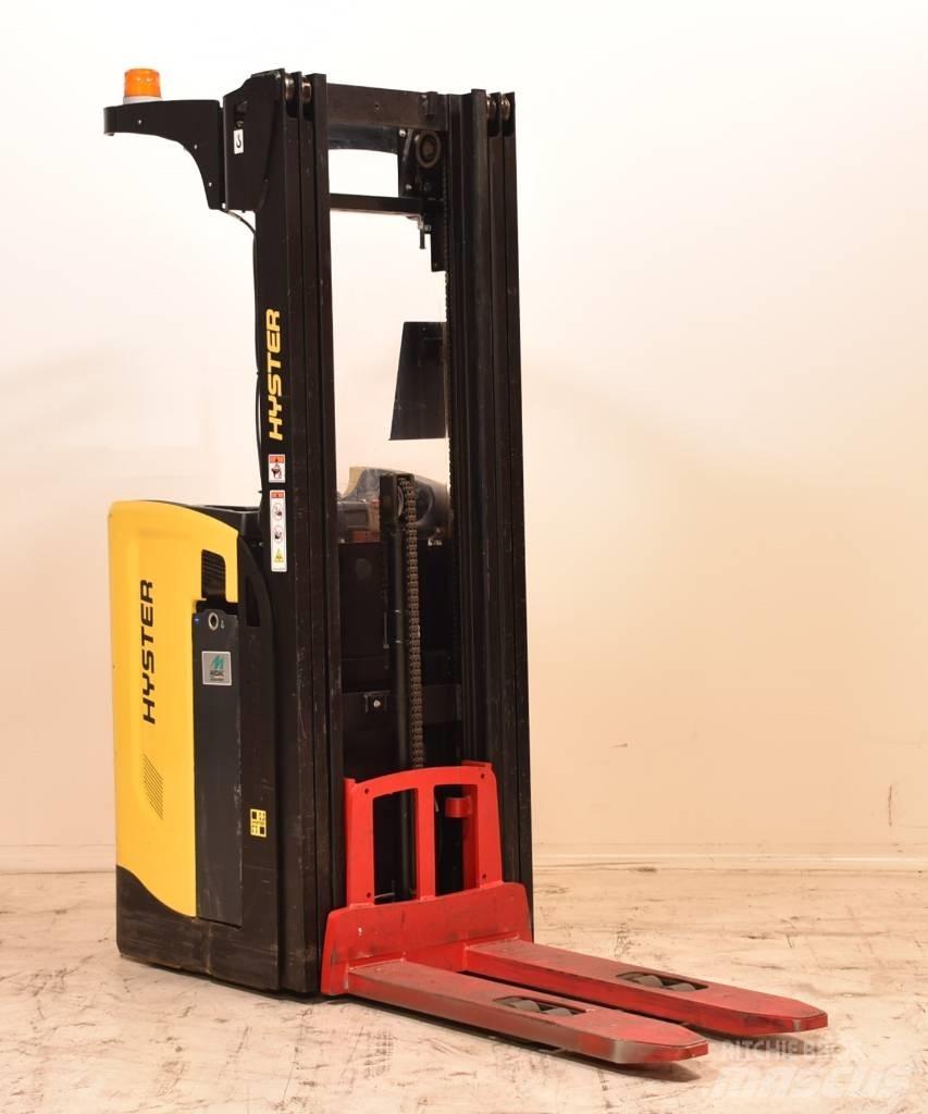 Hyster RS1.6-24 Ajettavat pinoamisvaunut