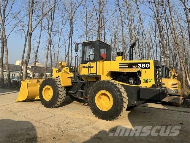 Komatsu WA380 Pyöräkuormaajat