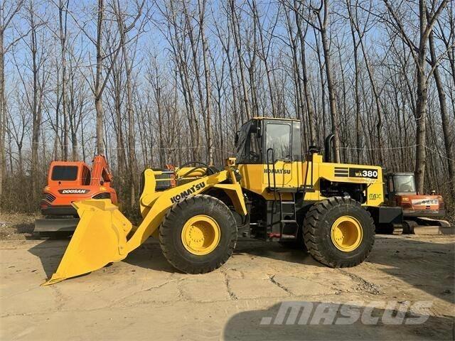 Komatsu WA380 Pyöräkuormaajat