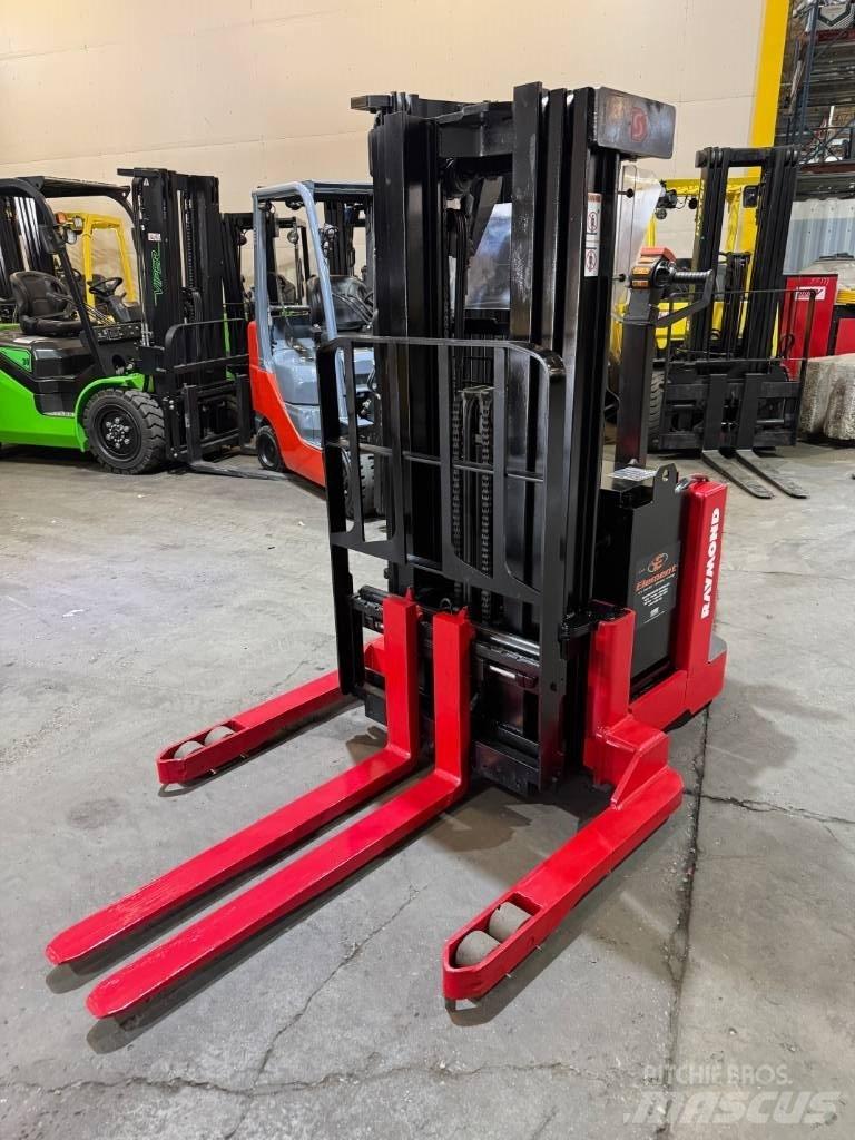 Raymond DSX040 Ajettavat pinoamisvaunut