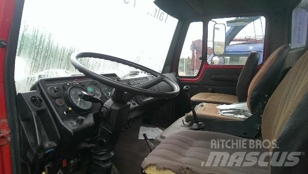 Mercedes-Benz 1217 Hinausautot