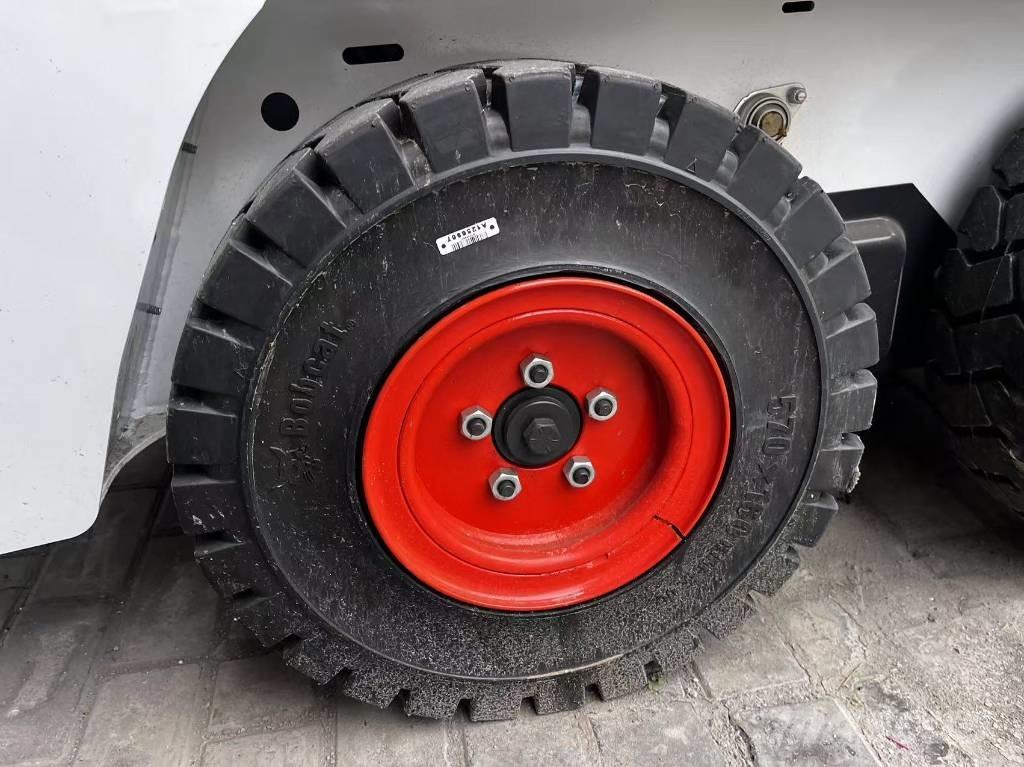 Bobcat S 70 Liukuohjatut kuormaajat