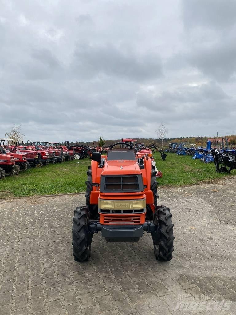 Kubota GT3 Taajamatraktorit