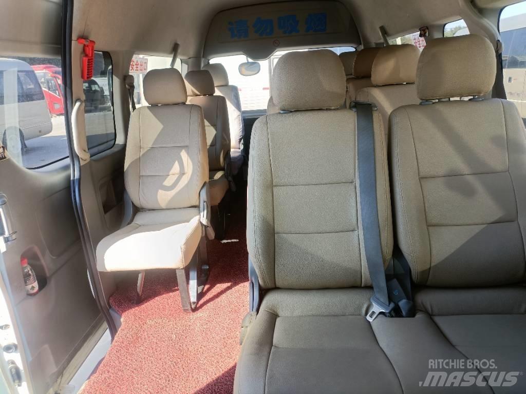 Toyota Hiace Linjaliikennebussit