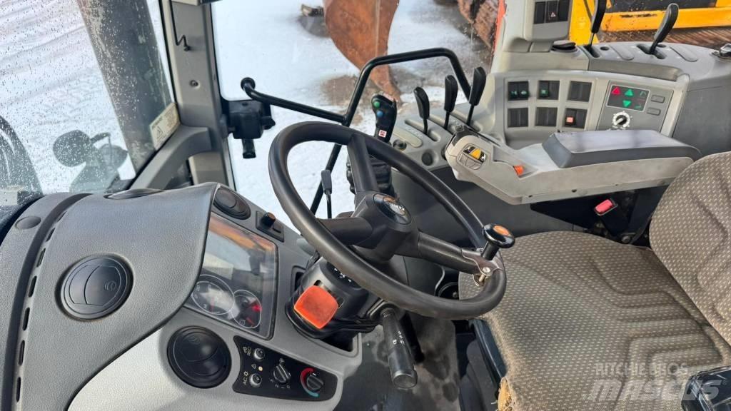 CLAAS Arion 530 Traktorit