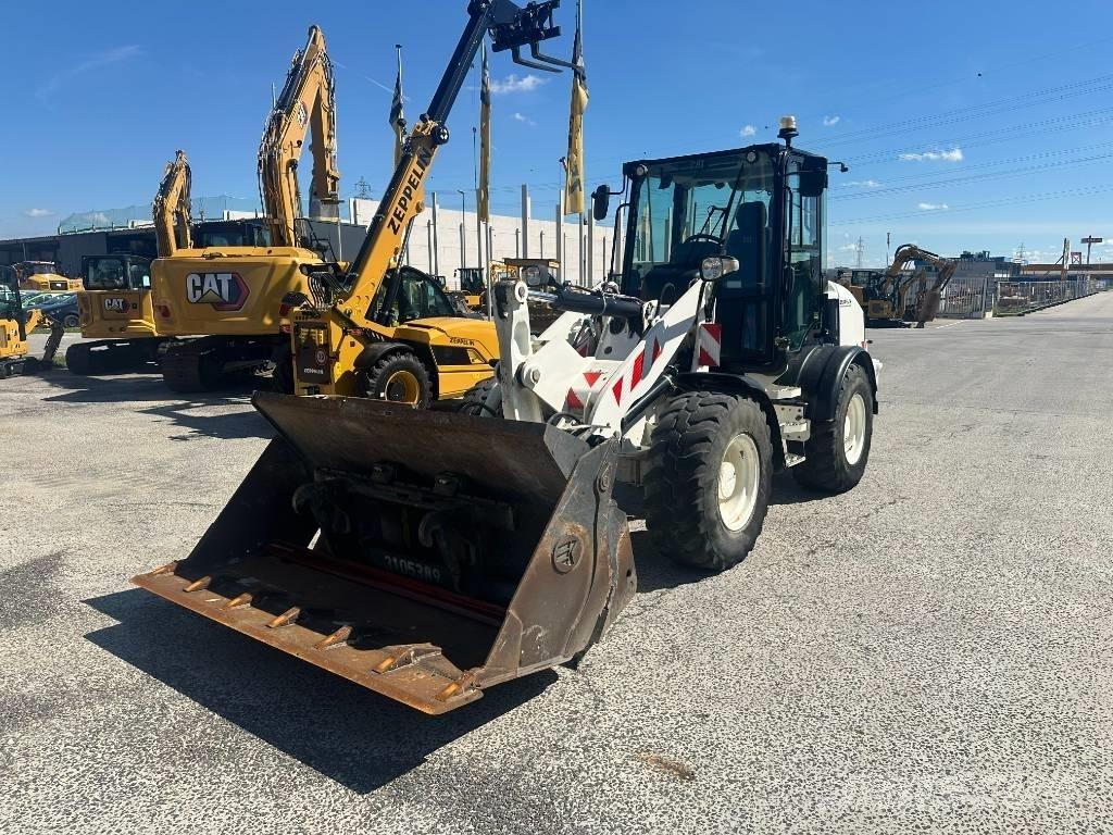 CAT 908 M Pyöräkuormaajat
