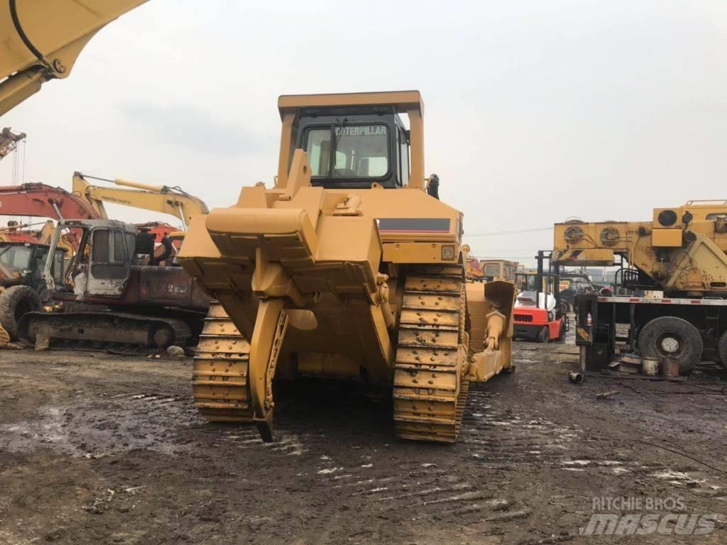 CAT D8N Telaketjupuskutraktorit