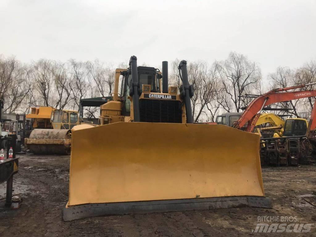 CAT D8N Telaketjupuskutraktorit
