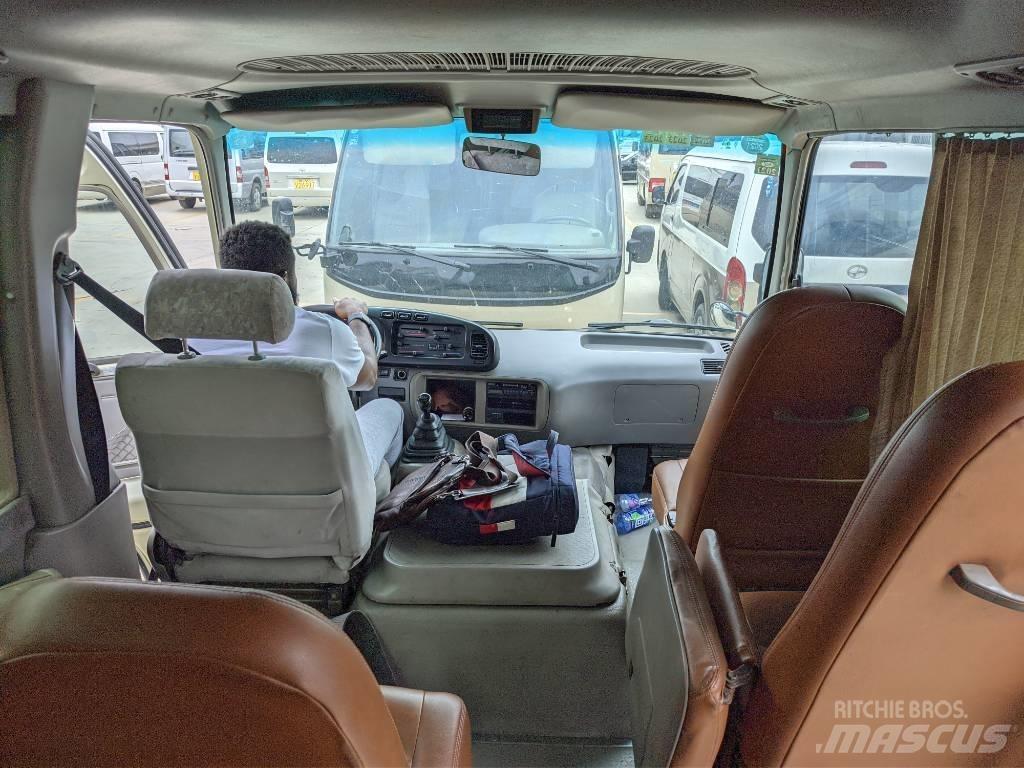 Toyota Coaster Bus Minibussit