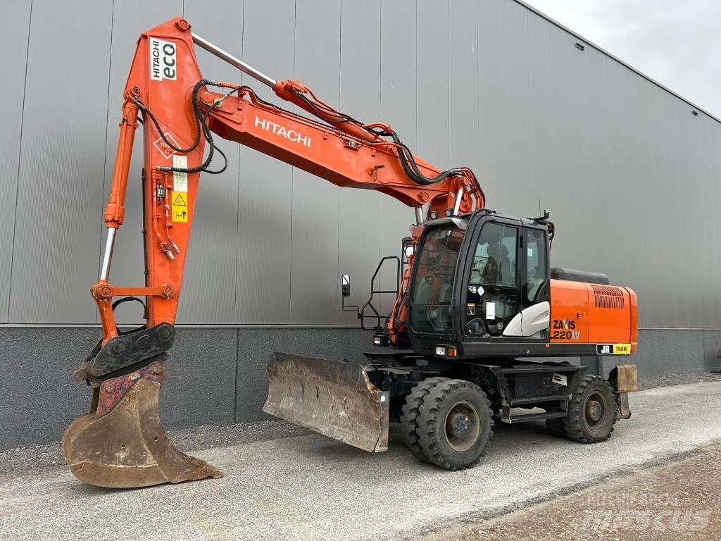 Hitachi ZX220W-5B Pyöräkaivukoneet