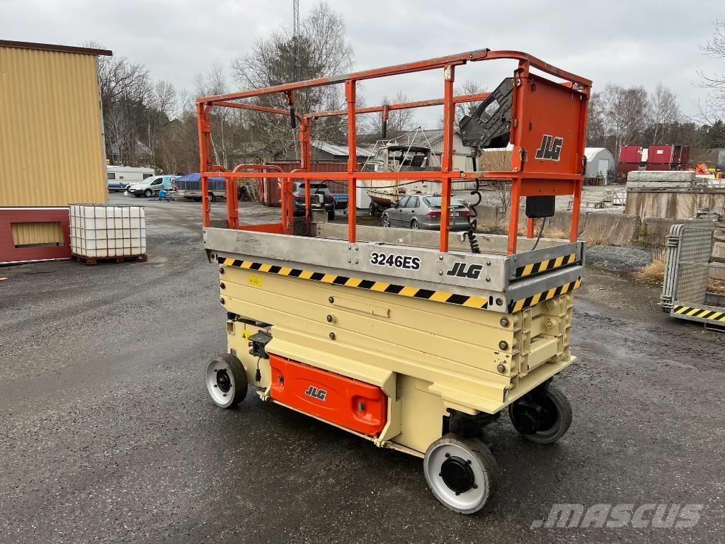 JLG 3246 ES Saksilavat