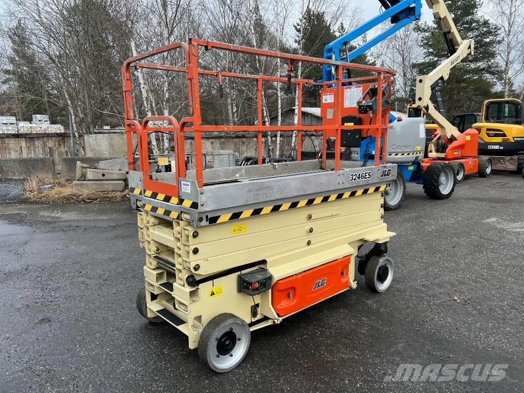 JLG 3246 ES Saksilavat