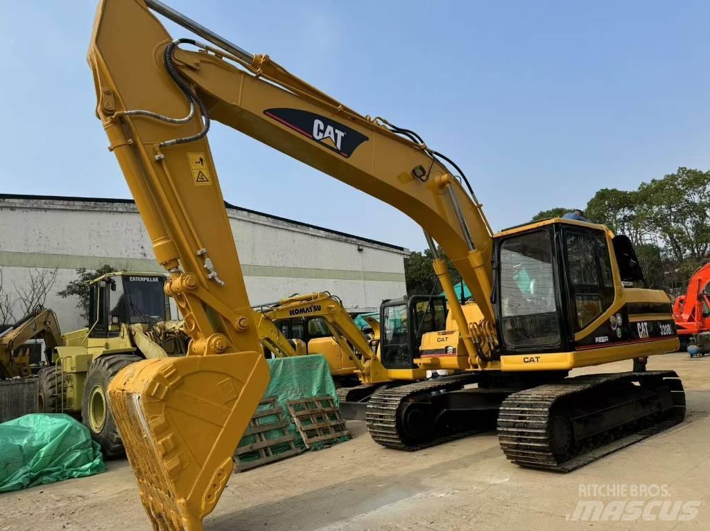 CAT 320 B L Telakaivukoneet