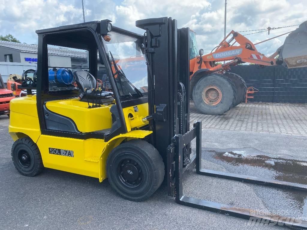 Hyundai 50 L-7 A Nestekaasutrukit