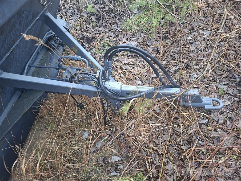  Hiekotinvaunu Hiekan- ja suolanlevittimet