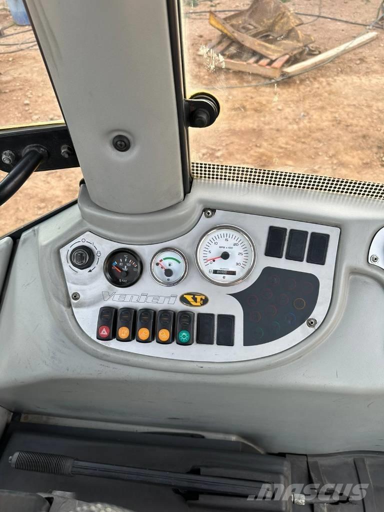  VF VENIERI 823E Kaivurikuormaajat