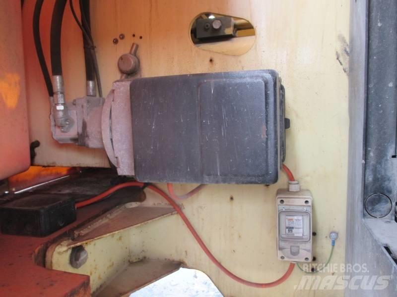 JLG 460 SJ Teleskooppipuominostimet