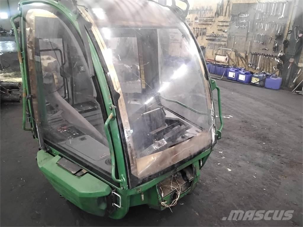 John Deere 1270E Ohjaamo ja sisusta