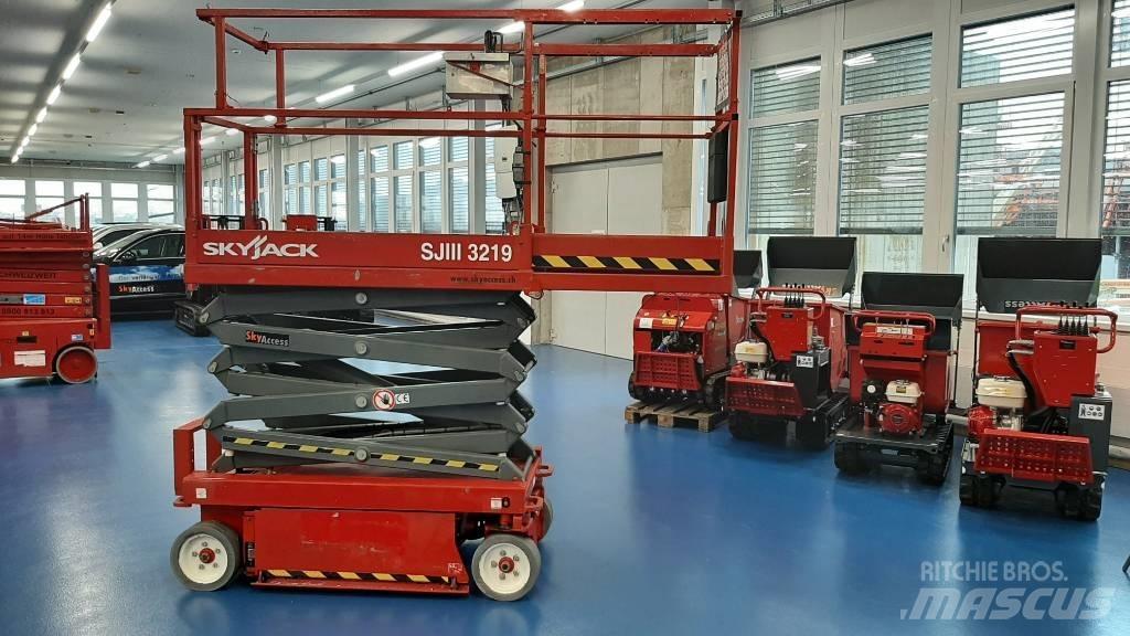 SkyJack SJIII 3219 Saksilavat