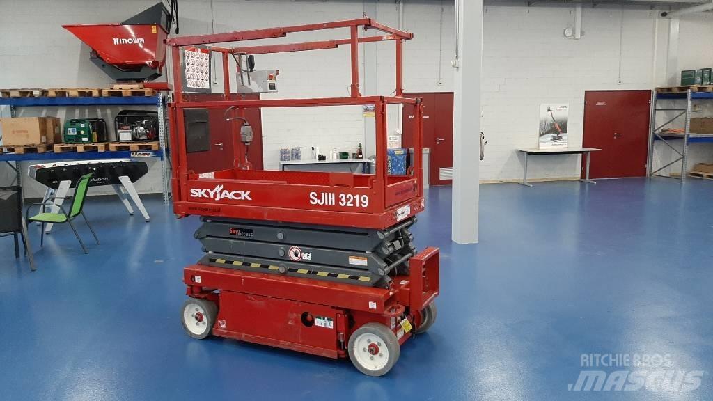 SkyJack SJIII 3219 Saksilavat