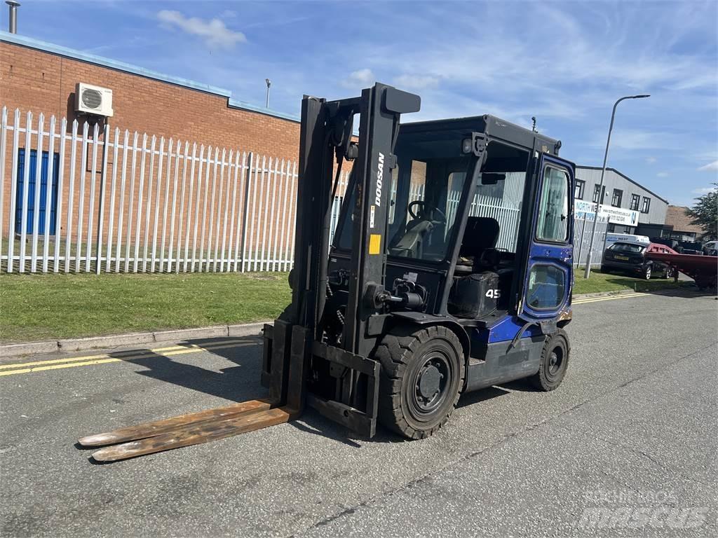 Doosan D45SC-5 Dieseltrukit
