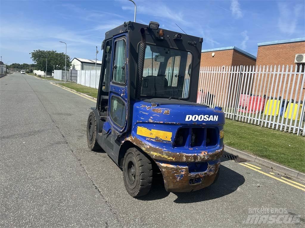 Doosan D45SC-5 Dieseltrukit