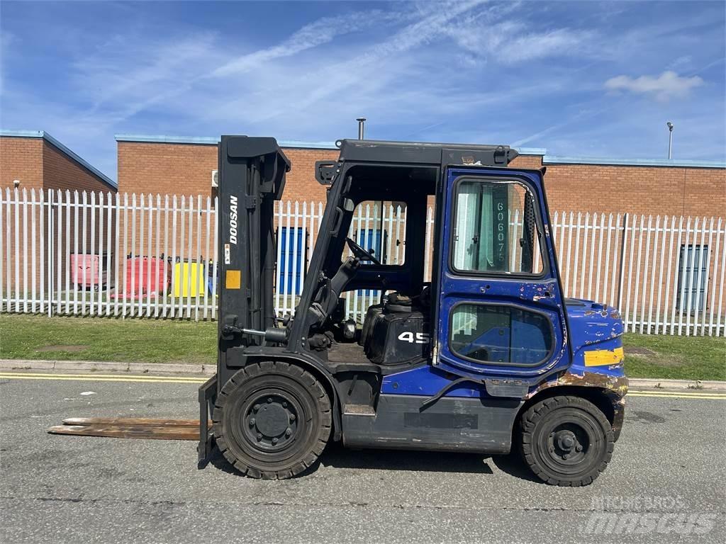 Doosan D45SC-5 Dieseltrukit