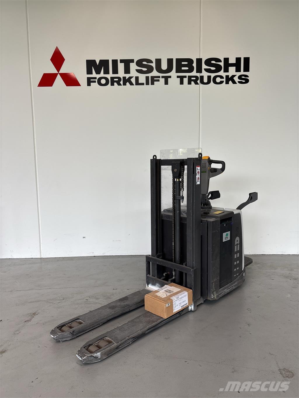 Atlet PDP200 Ajettavat pinoamisvaunut