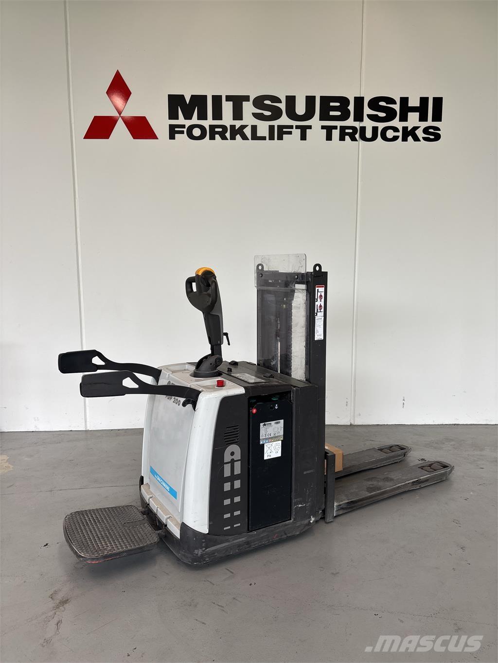 Atlet PDP200 Ajettavat pinoamisvaunut