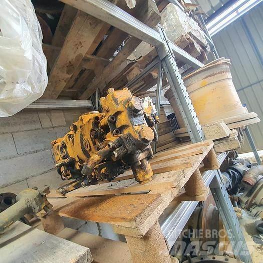 Liebherr 922 Muut
