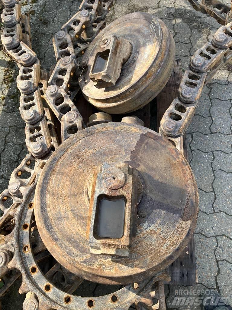 Komatsu 240 Telakaivukoneet