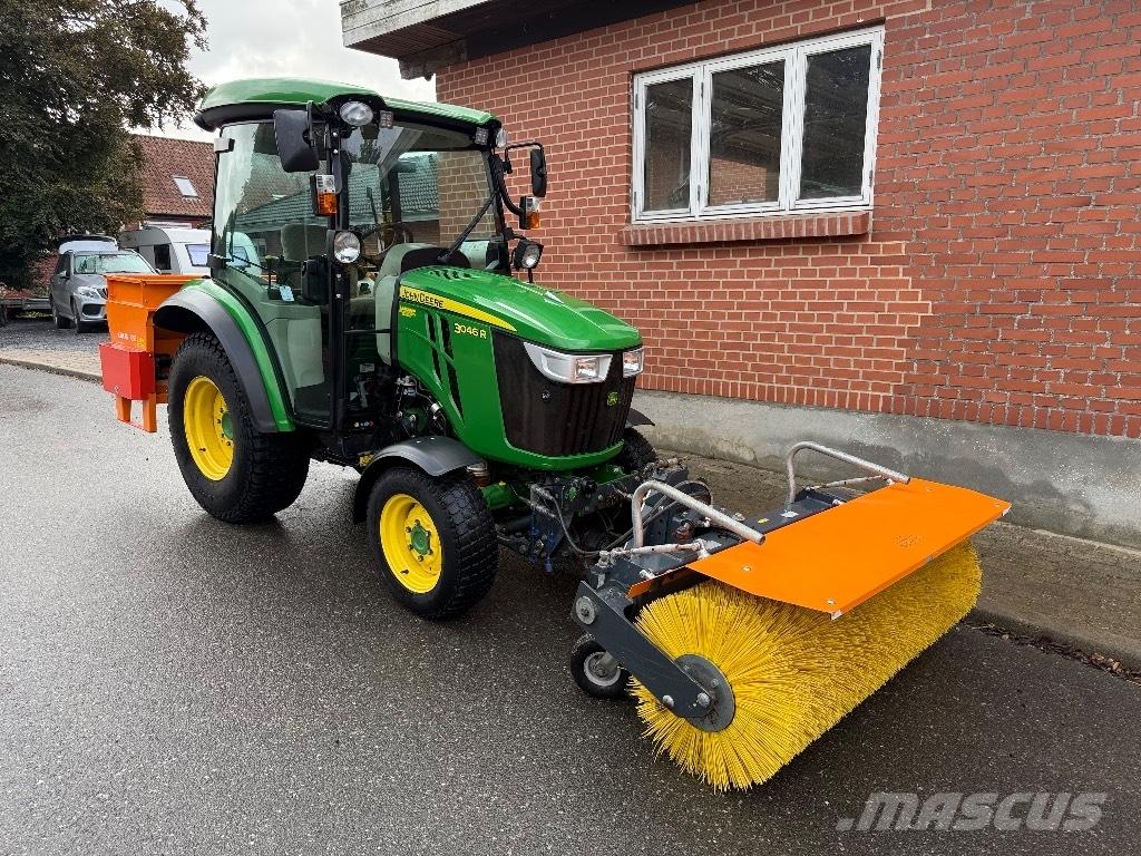 John Deere 3046 R Traktorit