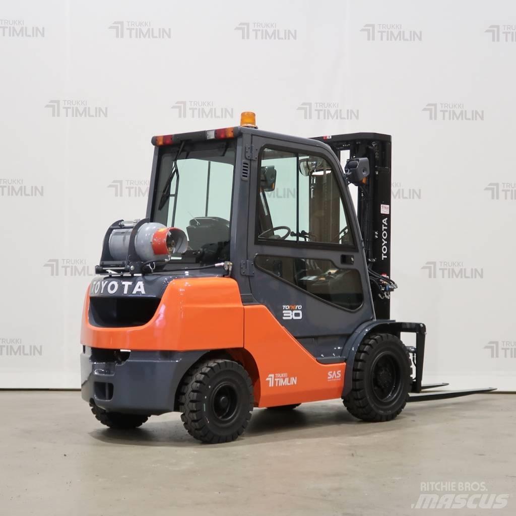 Toyota 02-8FGF30 Nestekaasutrukit