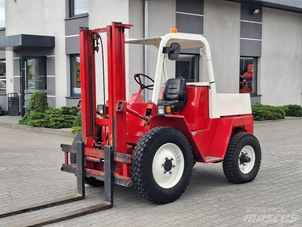 Manitou MC 25 Maastotrukit
