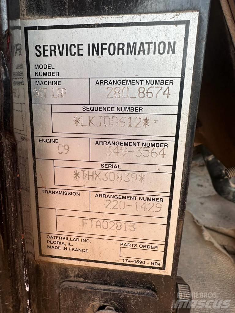 CAT D6T Telaketjupuskutraktorit