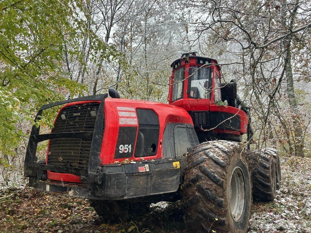 Komatsu 951 Harvesterit