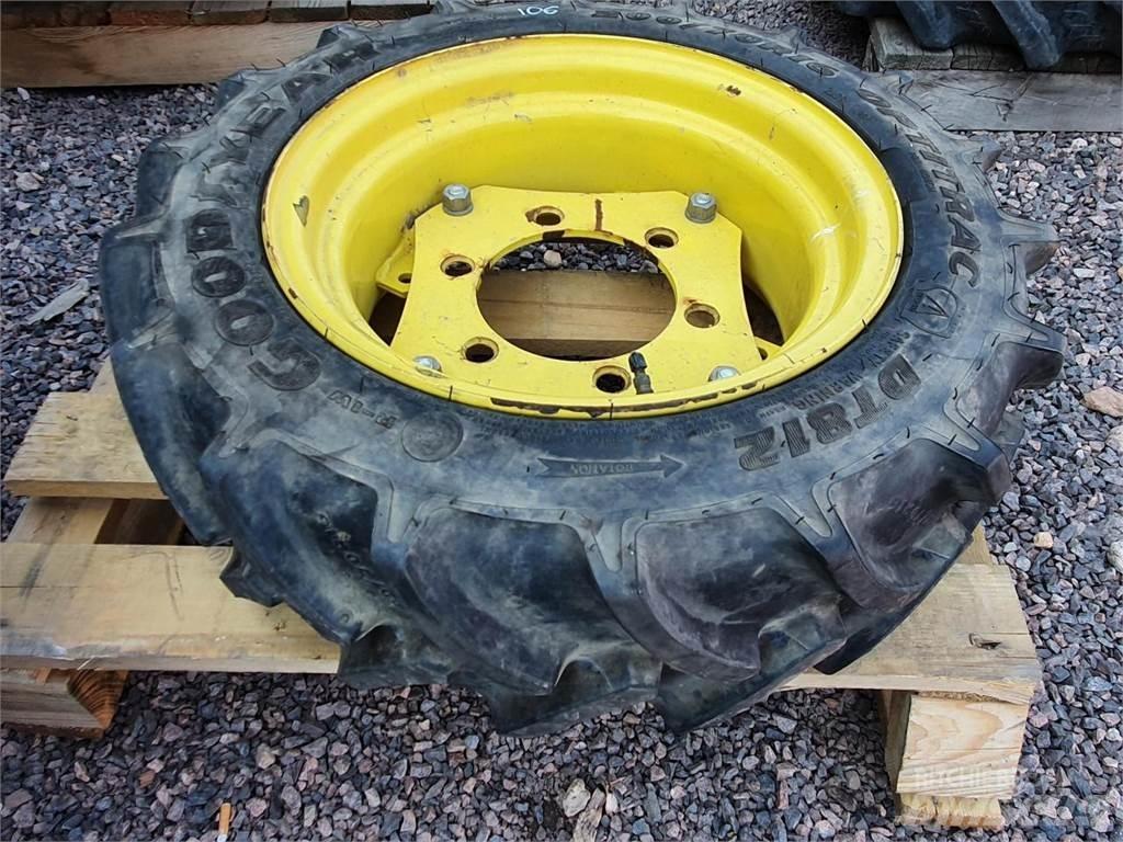 Goodyear 200/70R16 Renkaat ja vanteet